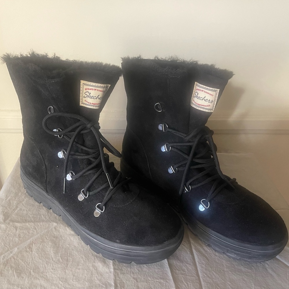Skecher black suede women’s boots